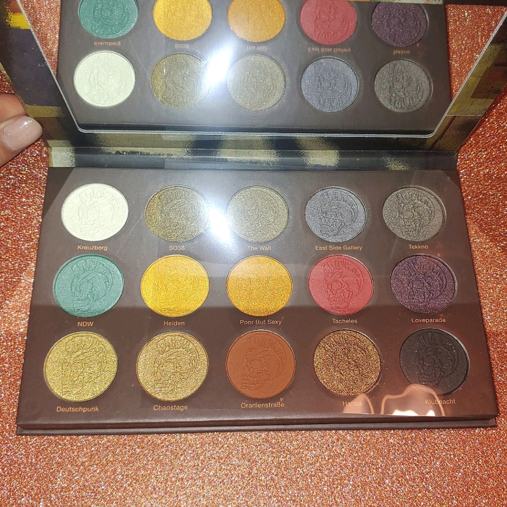 NOMAD x Berlin Underground - Eyeshadow Palette